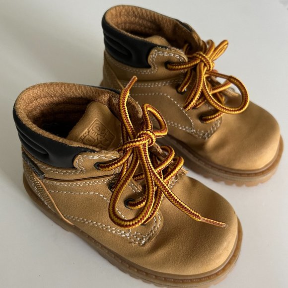 SMART FIT Rugged Outback Toddler Hiking Boots Size 7 EUC - Picture 1 of 8